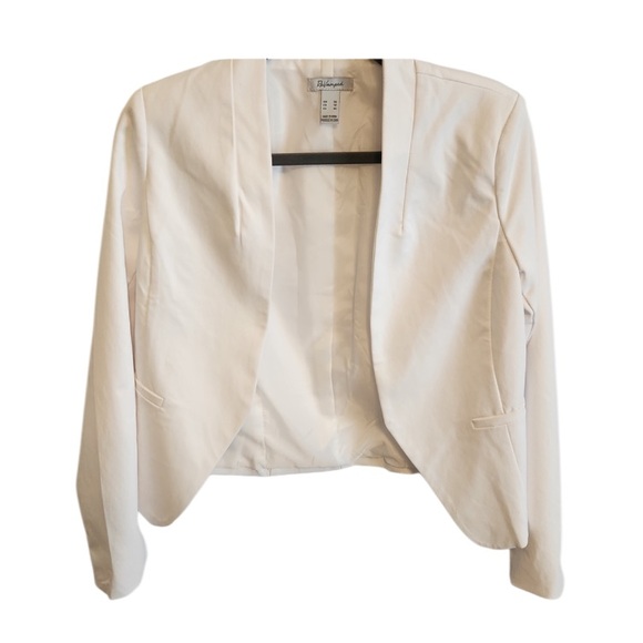 Revamped Jackets & Blazers - REVAMPED Milky Cream White Classy Elegant Open Collar Cropped Blazer $178 XS